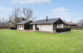 Stunning Home In Tarm With Wifi